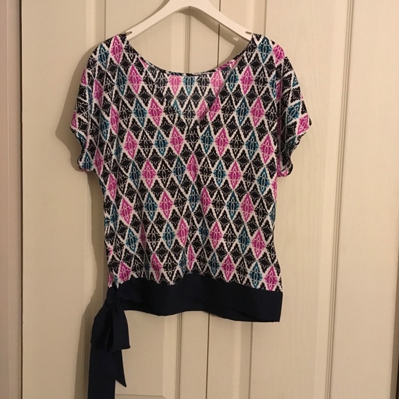 V back top - Picture 2 of 2